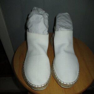 MARC FISHER Stretch Pull On Sneakers NWOB